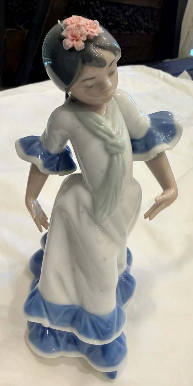 Vintage Lladro Figurine 1983 Spanish Flamenco Dancing Girl Handmade in Spain